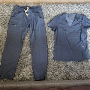 FIGS Scrubs Set